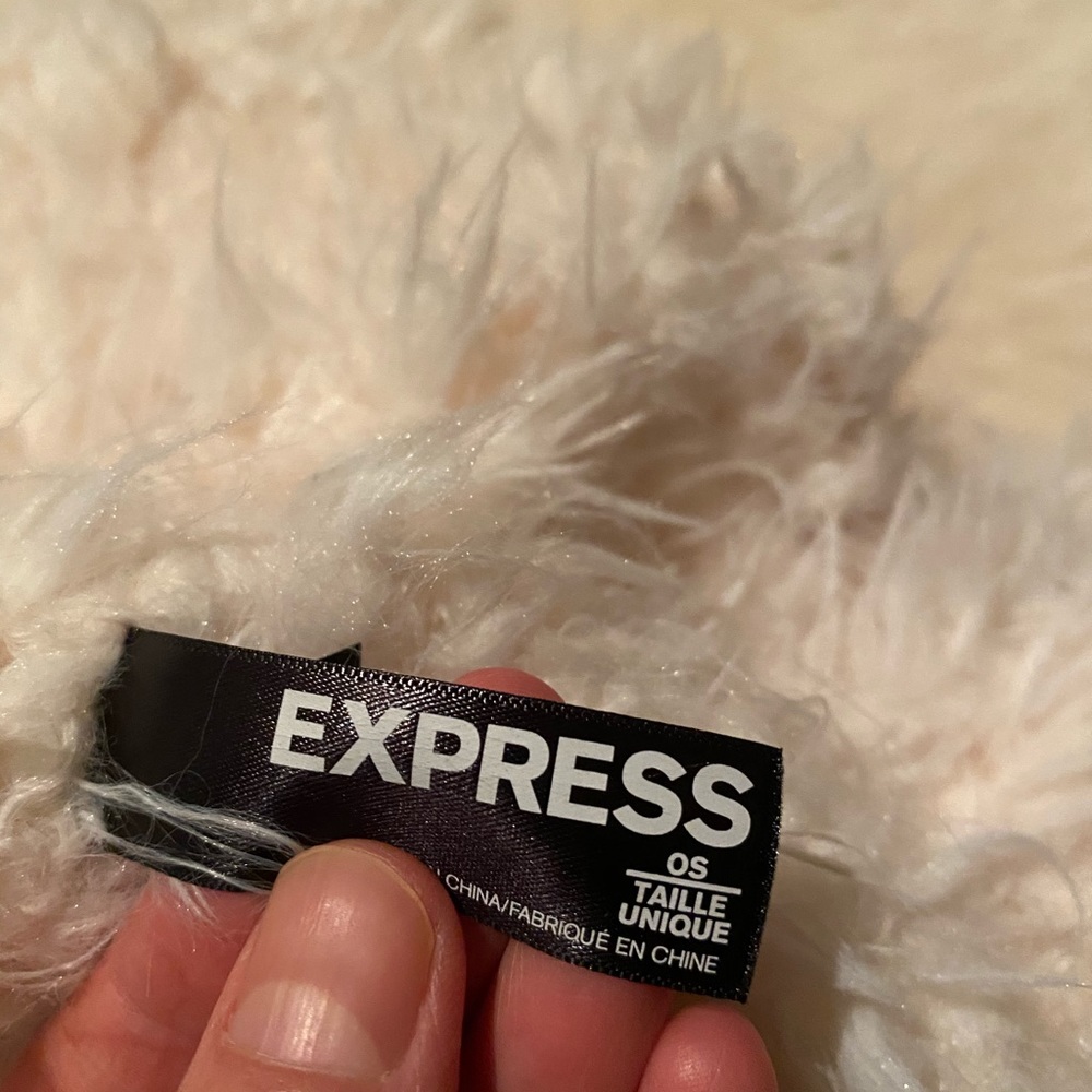 Express Soft comfortable Scarf - Picture 3 of 3